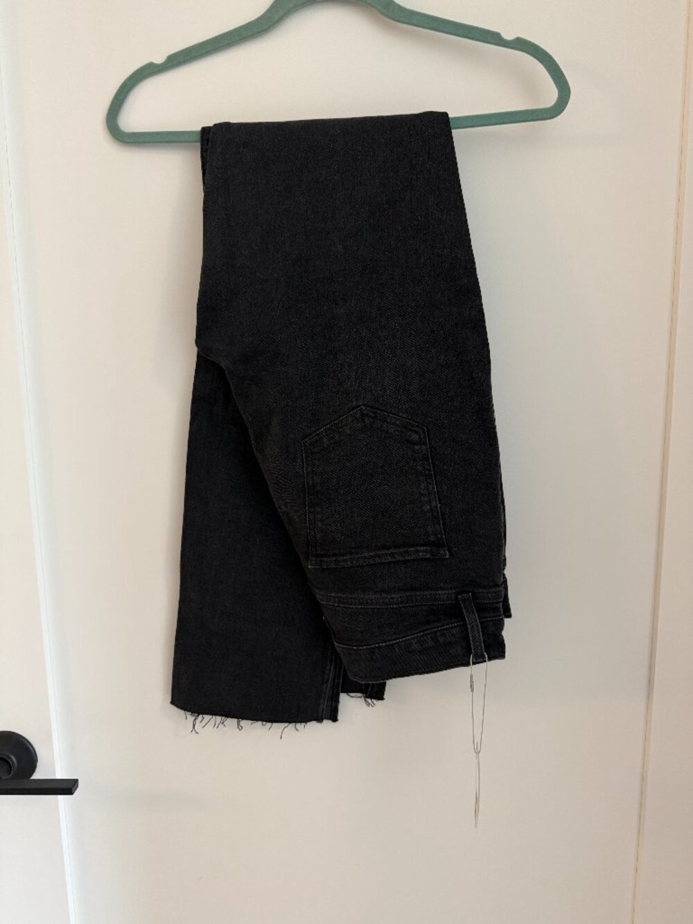 Favorite Daughter Valentina (Super High Rise Slim Straight) in Washed Black
